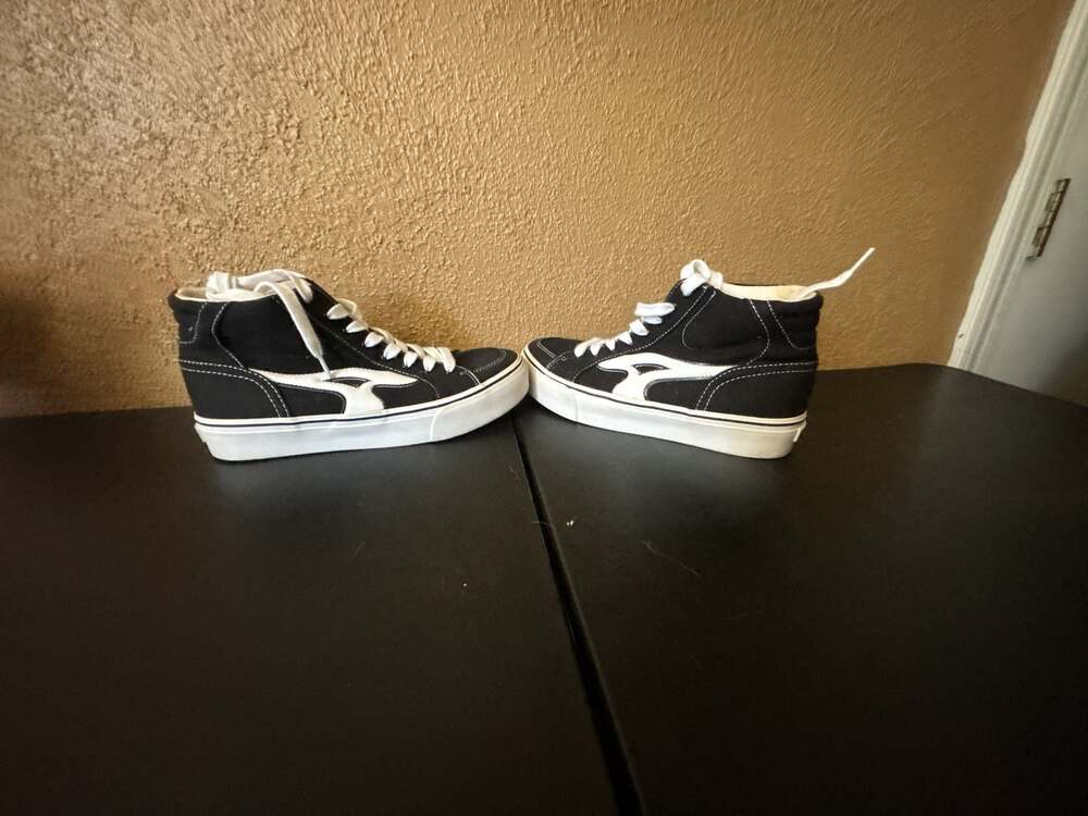 Airwalk Aurora Black and White High Top Skateboard Shoes